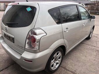 Predám náhradné diely na Toyota Corolla verso 1,8benz. - 2