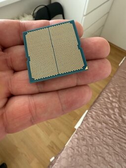 AMD Ryzen 7 9800X3D - 2