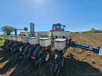 Kinze 3500 - 8 riadková sejačka - 2