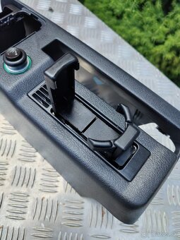 Škoda Octavia 1 stredový panel - 2
