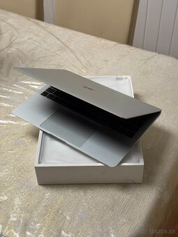 MacBook Air 2019 256GB v úžasnom stave - 2