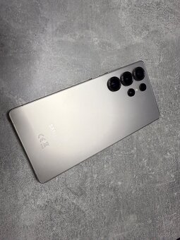 Ponúkam na výmenu Samsung s25 ultra 512gb titanium grey - 2