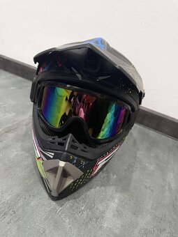 Predám prilbu – motocross, veľkosť M + okuliare zdarma - 2