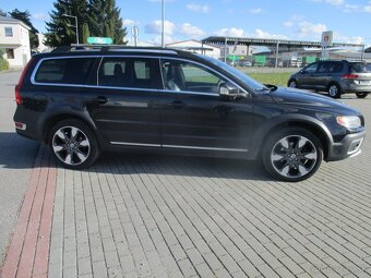 VOLVO XC70 2,4D5 151kw AWD SUMMUM GPS Radar 2011 - 2