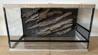 Terárium 70x40x40 s 3D stenou - 2