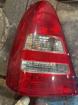 Predám nahradne diely Subaru - 2