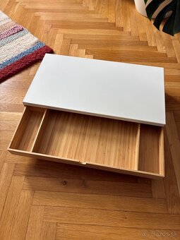 Stojan pod monitor so zásuvkou ELLOVEN - 2