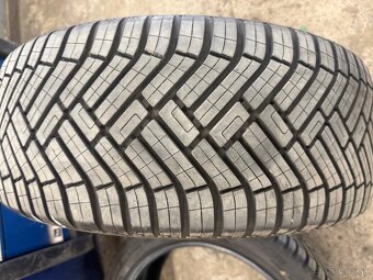 Predam celoročne pneumatiky 245/45 r19 102W - 2
