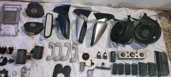 Predám náhradné diely Opel VectraC/Saab - 2