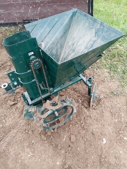 Sadzač zemiakov za teru - 2