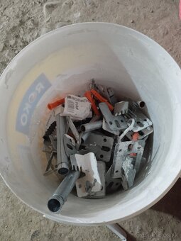 Predam zostatky zo stavby - 2