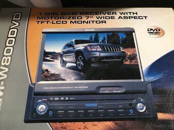Autorádio s výsuvným  displejom - 2