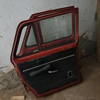 Dvere ľavé zadné Škoda100 - 2