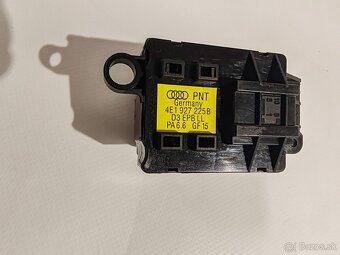tlačidlo elektronickej ručnej brzdy Audi A8 D3 4E1927225B - 2