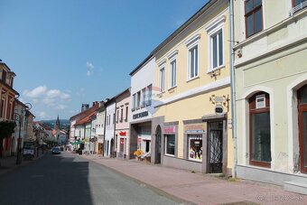 Prenájom obchodných priestorov na Dolnej ulici v Banskej Bys - 2