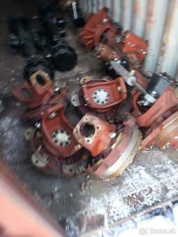 ponúkam naprava zetor carraro - 2