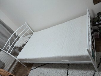 Posteľ s matracom 120x200 - 2