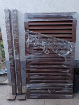 Predam vchodovu branu. - 2