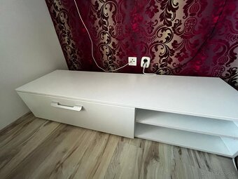 Skrinka pod televizor - 2