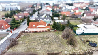 BOSEN | Priestranný stavebný pozemok s projektom, 1270 m2 - 2
