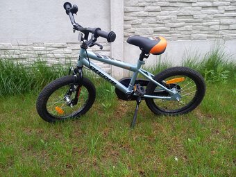 Predám bicykel v úplne super stave (kolesa 16) - 2