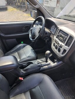 Ford Maverick - 2