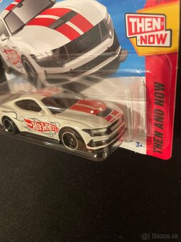 HotWheels Ford Mustang Dark Horse White - 2