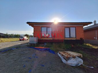 Predáme 5izbový tehlový bungalov Ruskov 126m2, pozemok 620m2 - 2