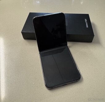 Samsung Galaxy Z Flip 5 - 2