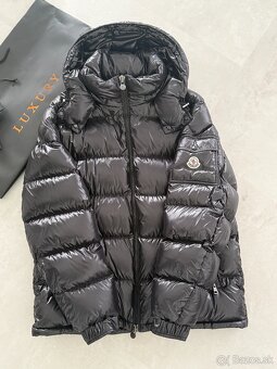 PREDÁM takmer novú zimnú bundu Moncler Maya Giubbot TG 6 - 2