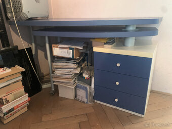 pisaci stol - 2