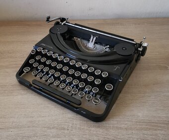 Starožitný švajčiarsky písací stroj PATRIA z roku 1938 - 2