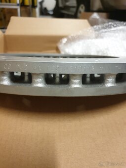 BREMBO Brzdové kotúče AMG 63-AMG 55 - 2