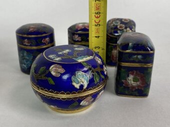 Smaltovaná dózička - 2