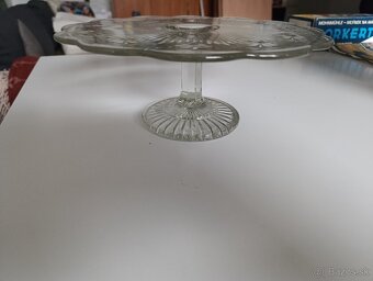 Predám sklenený podnos na stopke - 2