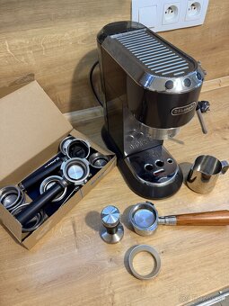 Delonghi dedica arte - 2