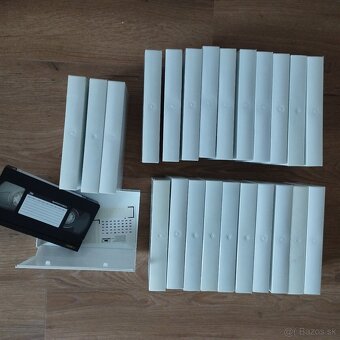 Predám obaly na VHS s čistými VHS - 2