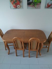Predám drevený jedálenský stôl - 2