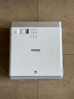 Epson EF-100B - 2
