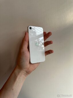 iPhone SE 2020 64gb - vada, čítať popis - 2
