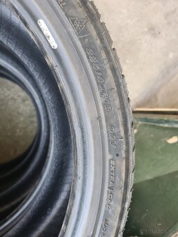 225/40 R18 92V - 2