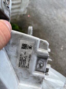 Poškodené ale funkčné ľavé zadné svetlo na Škoda Superb 2 fl - 2