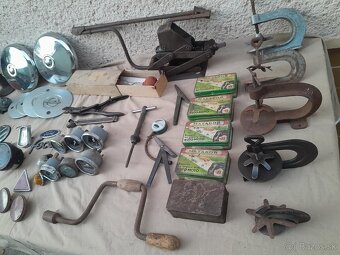 Veterán auto-moto príslušenstvo. - 2