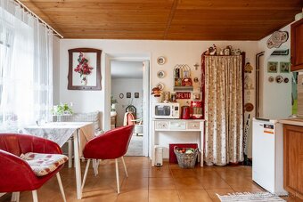 Pokoj vidieka, výhody mesta – Rodinný dom v Novej Bani na pr - 2