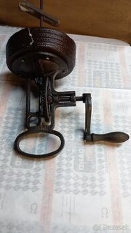 Starožitný liatinový mixér - 2