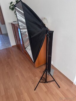 Softbox 135W, 5500k, so statívom - 2