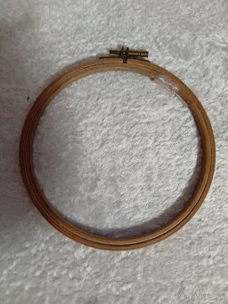 Predám rám na vyšívanie - 2