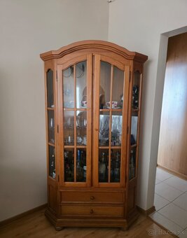 Starožitná skrinka a vitrína - 2