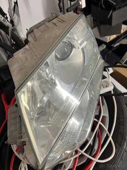 PREDNÉ SVETLÁ OCTAVIA 2 - 2