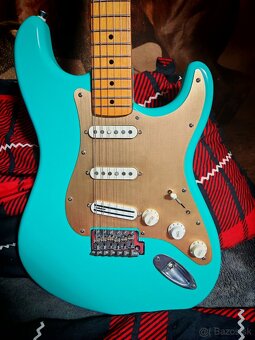 Predám squier stratocaster 40 rokov výročný model - 2